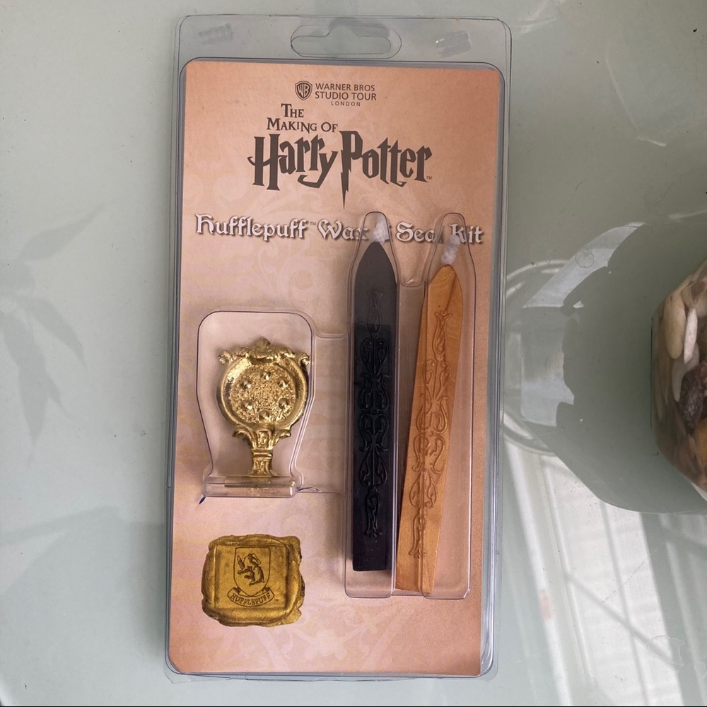 Never opened - Hufflepuff Wax Seal Kit